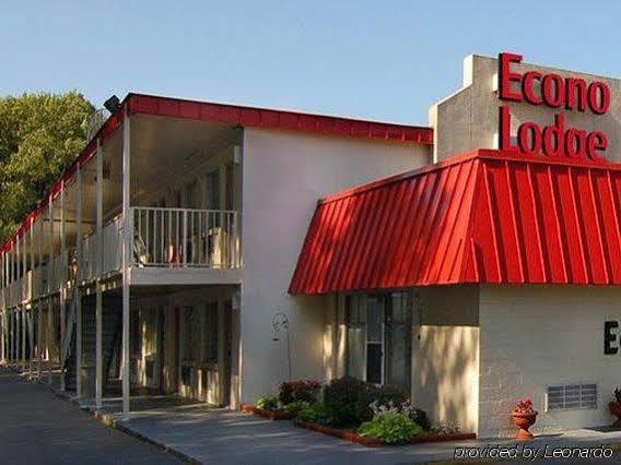 Inn Rodeway Richmond South 2*